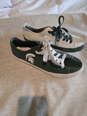 Men's Low-Top Canvas Sneakers in Forest Green and White - Collegiate Style